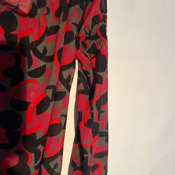 Capacity Unlimited red,gray, black off the shoulder blouse Size XL - Picture 4 of 8